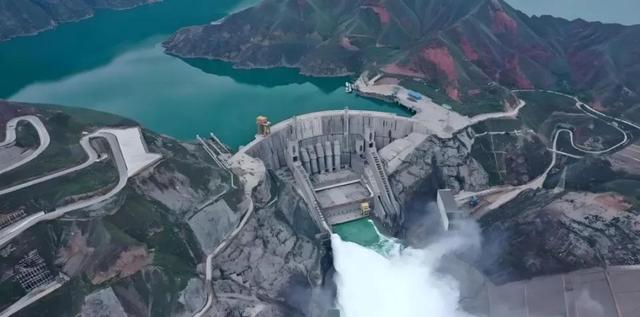“世界屋脊”水电站开建，印度傻眼，另一个国家更是心急如焚！