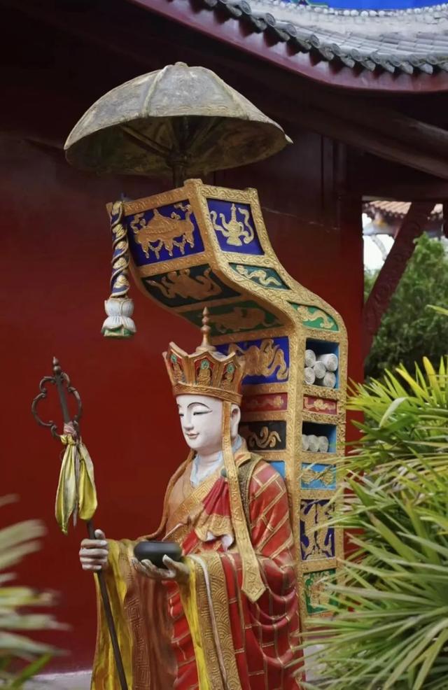 全网围观“杀猪宴”！高铁1.5h直达爆火古城，不止有刨猪汤！美食古早，均价10元吃到撑！