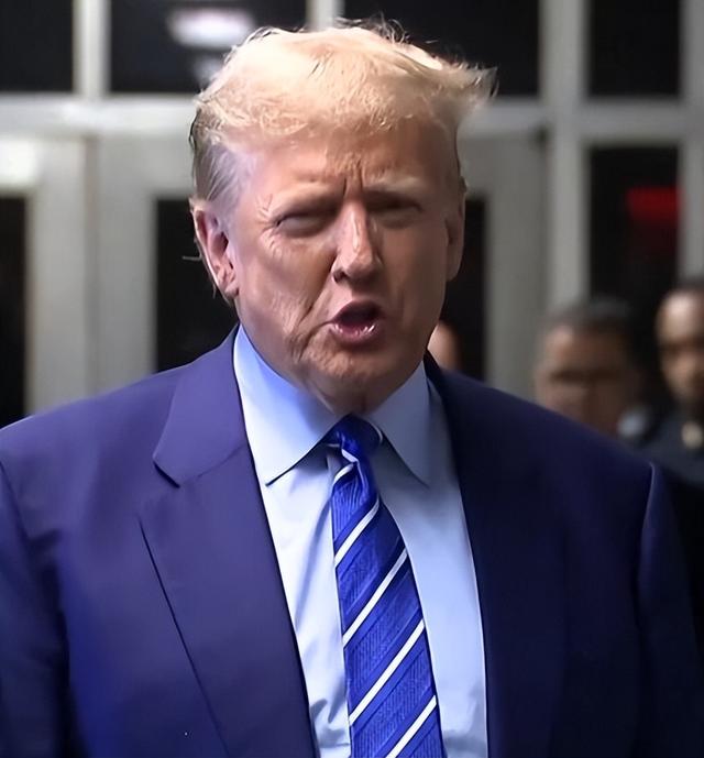 僵持数周两艘中国油轮返航，特朗普楞在原地，5000万桶油卖不出去