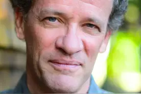 扬·马特尔和他的长篇小说《少年Pi的奇幻漂流》图片