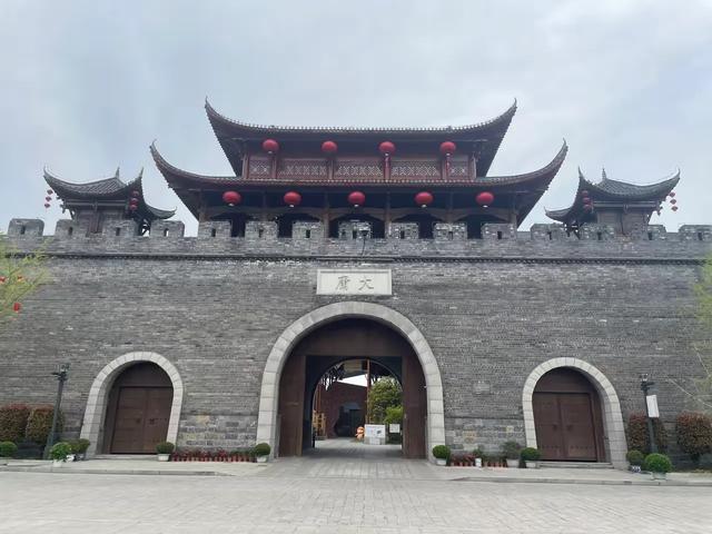 张家界大庸古城游客稀疏形同空城，未来何去何从