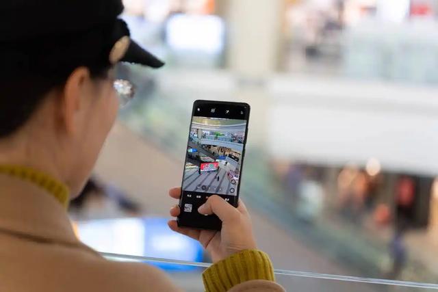 2026手机圈大战,iPhone18携折叠屏,安卓对手慌不慌