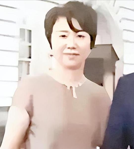 炸锅了！许家印香港山顶别墅惊现巨型“地牢”，真相细思极恐