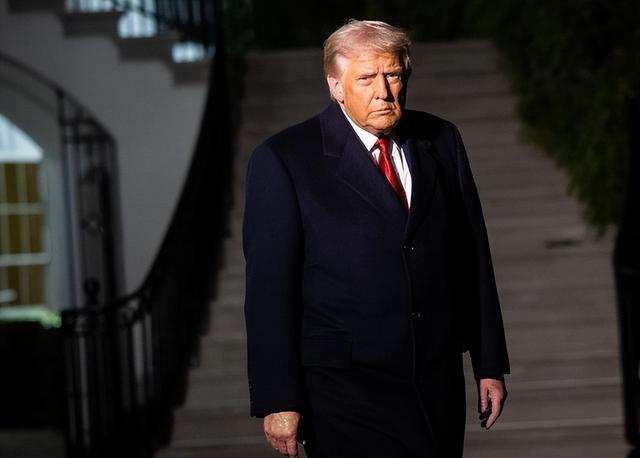 中美航母“历史性会师”？解放军百艘舰艇出动	，西太乱成了一锅粥