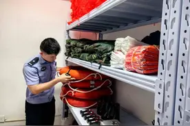 云霄县见义勇为协会联合县公安局开展防汛抗台物资盘点备战工作图片