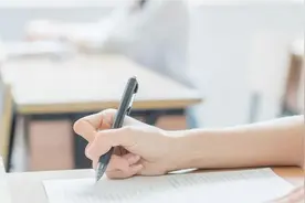 @乌市中考生：18时30分查中考成绩和全市排位图片