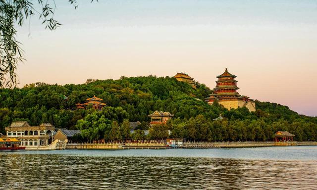 60岁之后一定要去一次！北京对老人免票的20+景点，不花钱还好玩