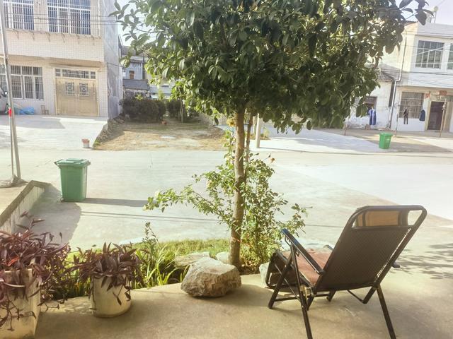 表弟严少军在乡村慢生活中的独特之处值得肯定和推广