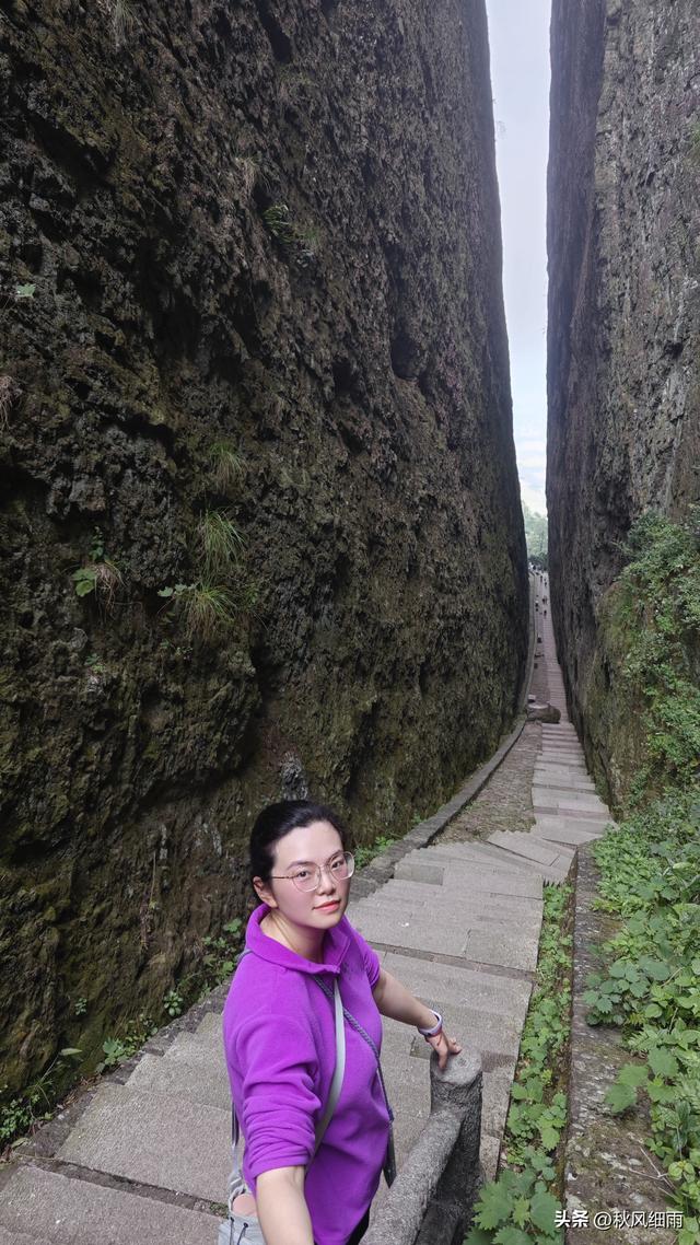自驾浙江衢州第三天，枫岭关打卡三省界碑，江郎山爬到腿抽筋