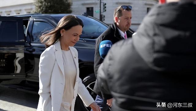 目标轻松实现	，特朗普获赠和平奖章，马查多：我们高度亲美