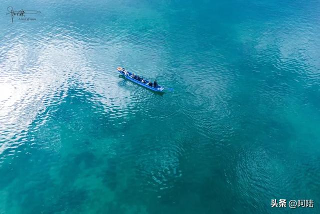 普洛码头的位置比较隐秘,却是泸沽湖的“花海C位”,风景美如画