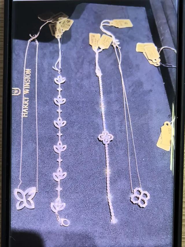 “他昨晚还在我家吃饭！” 结婚登记前夜准新郎被抓，女子崩溃