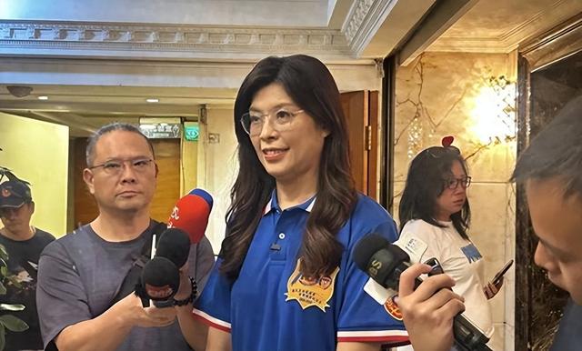 郑丽文又有大动作，当着日媒的面、直接说出心里话，绿营瞬间炸锅