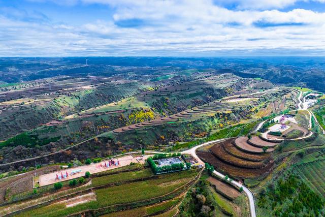 【摄影报道】陇东油区秋景绚丽