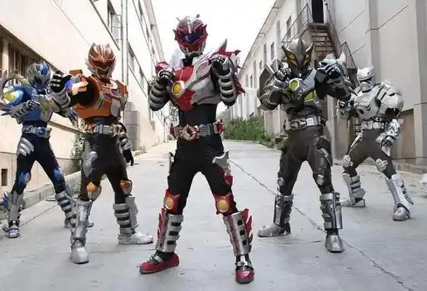 〈铠甲勇士〉：童年神剧的热血传奇与深远影响