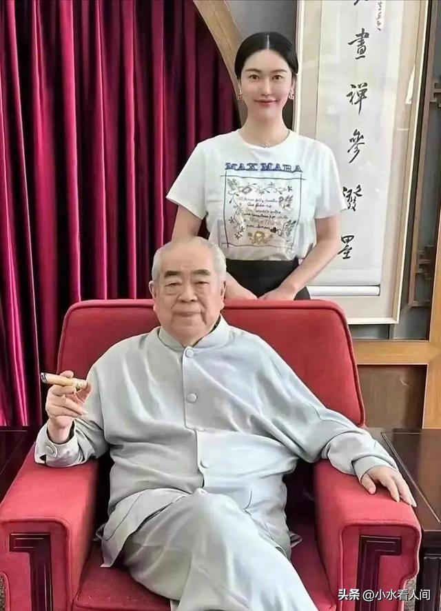 自绝后路不到24小时，范曾担心的事发生，遭殃的何止小50岁的娇妻