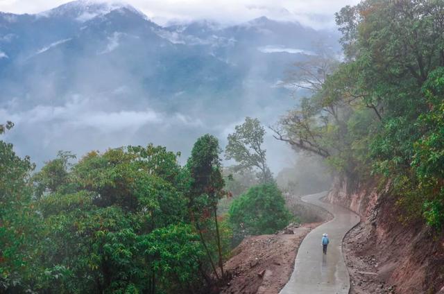 墨脱：藏在雪山云雾中的“莲花”，每个旅人心中的诗和远方
