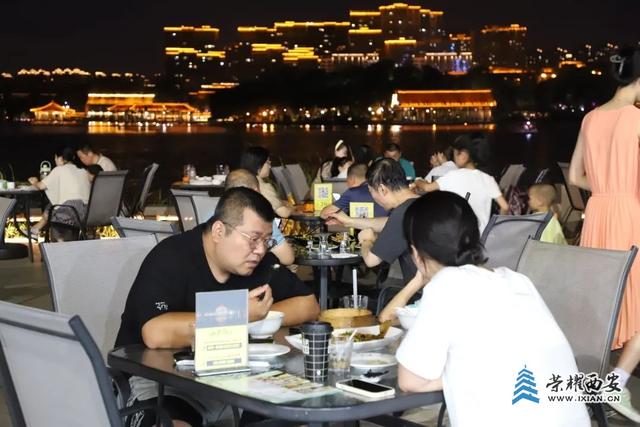 夜游指南｜在曲江池，把日子过成散文诗