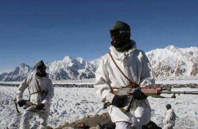 解放军机器人守卫中印边境，告别血肉之躯，边防迈入“智能时代”