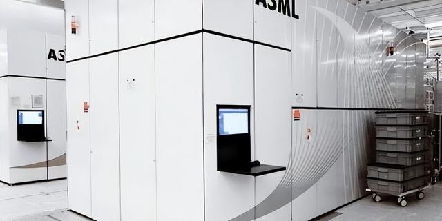 ASML与蔡司暗度陈仓，美国封锁令沦为废纸，外媒：半导体天塌了！​
