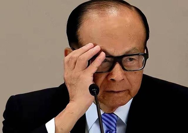中美最关键一战降临，27号决战前，中方出手将军，李嘉诚如履薄冰