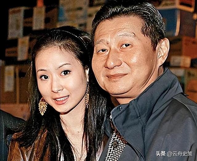 包养情人无数，娶初中同学女儿为妻，玩老婆闺蜜，嗜色如命的富豪