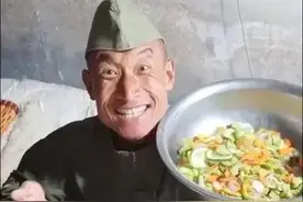 又一网红人设崩？冬泳怪鸽开始收礼物了？图片