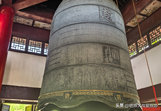 杭州西湖古刹“杜鹃小径”开了，2026春日静谧又好看，快来走走吧