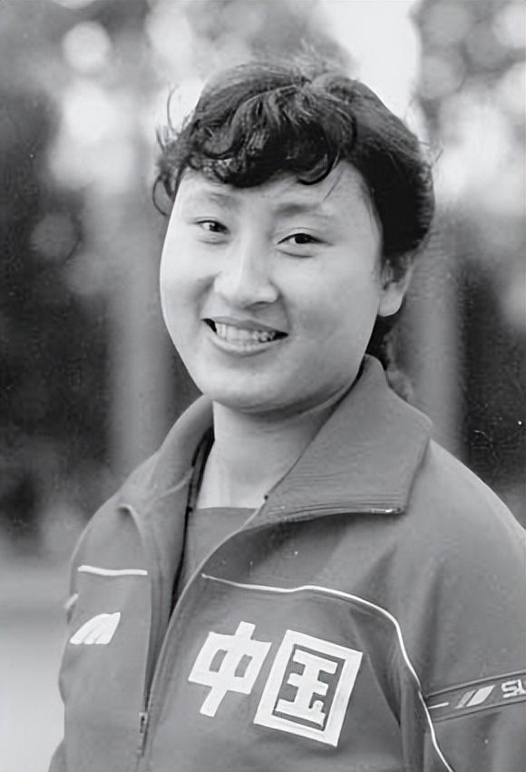 郎平做梦也没想到，曾获五连冠女排队长杨锡兰，如今在瑞士当保安