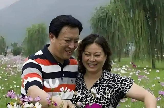 唐国强也没想到，走了35年的前妻，意外让两个残疾儿子承受了恶意