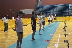 岳阳市区1.2万学子迎战2025年体育中考图片