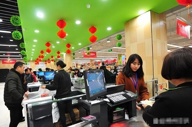 “嘀”一声钱就没?扫码枪不输入密码就能把钱扫走，早了解不吃亏