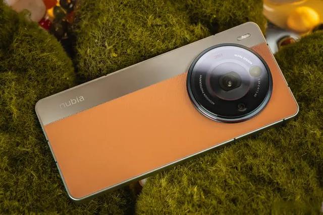 我花 700 多买了一二手「小众手机」,却学会了「放下手机」