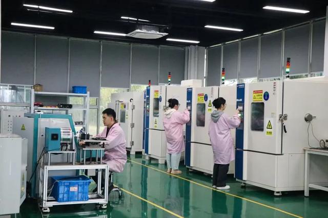 产能“满格”！郫都精密企业全力冲刺，拼出产业发展“加速度”