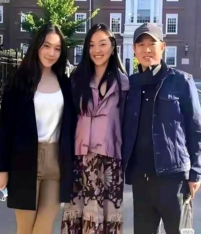 2005年黄秋燕再婚，在美国开了美容院日子温馨幸福，现定居北京