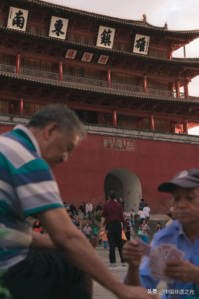 云南建水——千年临安古城 ：中国最后一座活着的古城！