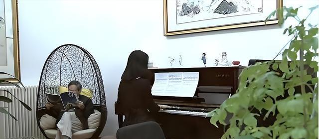 杨振宁告别仪式上，49岁翁帆近照曝光，原来杜致礼亲妹真的没说错