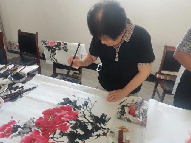 书画名家捐赠墨宝 助力乡村文化建设