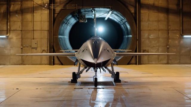 美军CCA无人机连传喜讯，专家集体泼冷水，和解放军有一两代差距