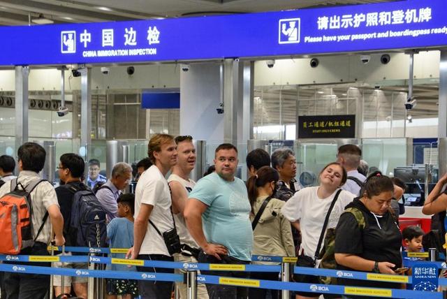 中国太上头了！外国游客集体出现“中国综合征”，戒断反应明显