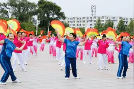 吉林市举办第一届全民健身大赛秧歌展示交流活动图片