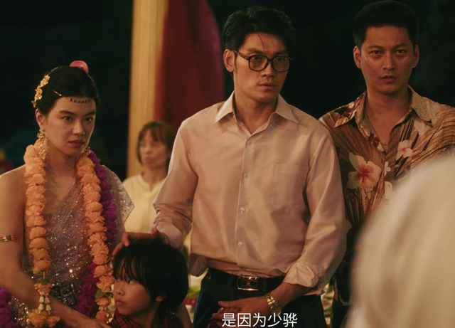 当“整容脸”混进央视缉毒剧，撞上天然脸演员，简直是丑态百出