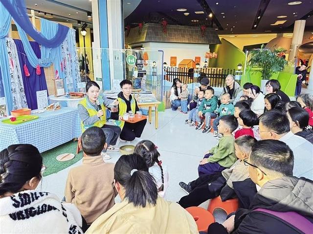 呼和浩特：市民游客文明旅游 场馆涌动最美瞬间