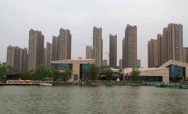 晋阳湖畔的王府井·太原