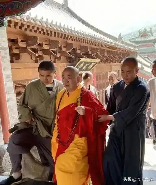不查不知道一查吓一跳，掌控少林寺38年的释永信，私下到底有多壕