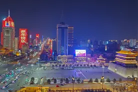 太原：霓虹璀璨，流光溢彩迎新年！图片