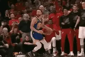 NBA两大争议进攻利器，双后撤步及SOMA步，到底有没有走步。图片