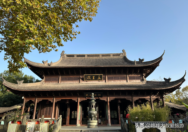 古风意境拉满，银杏披上黄金甲，这个杭州秋冬古祠，即将成顶流！