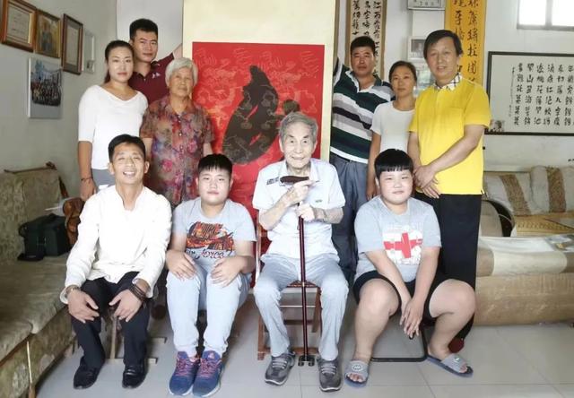 玉女峰上的猴寿印记：一座山的百年祈愿