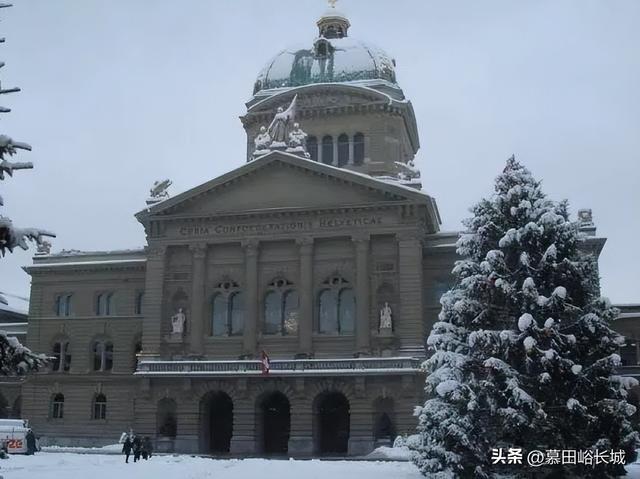 【长城国际会客厅】瑞士联邦议会联邦院议长安德烈亚·卡罗尼参观游览慕田峪长城